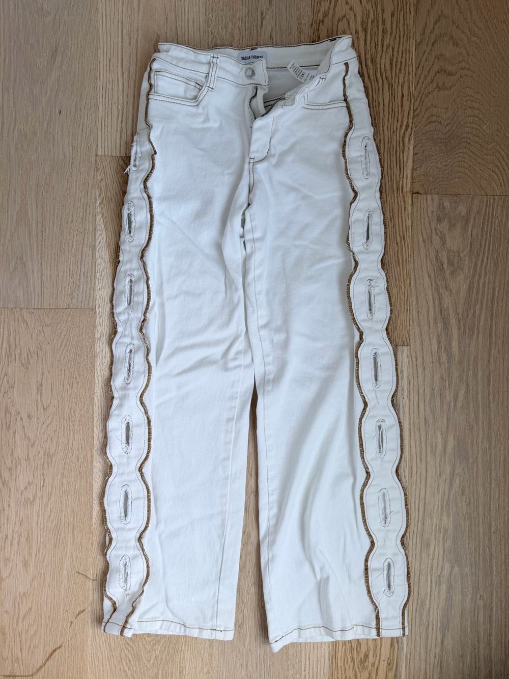 NWOT Sasha Therese White Eyelet Cairo Jeans